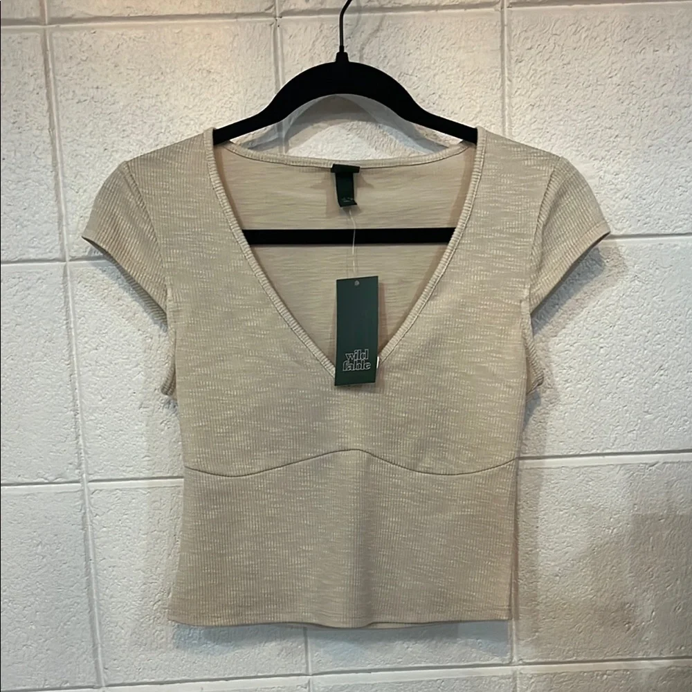 Wild Fable Women's Cream V-Neck Top - Picture 1 of 1